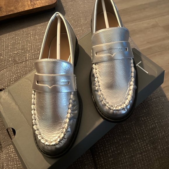 LOFT-Brand new Metallic Loafers - Picture 4 of 4